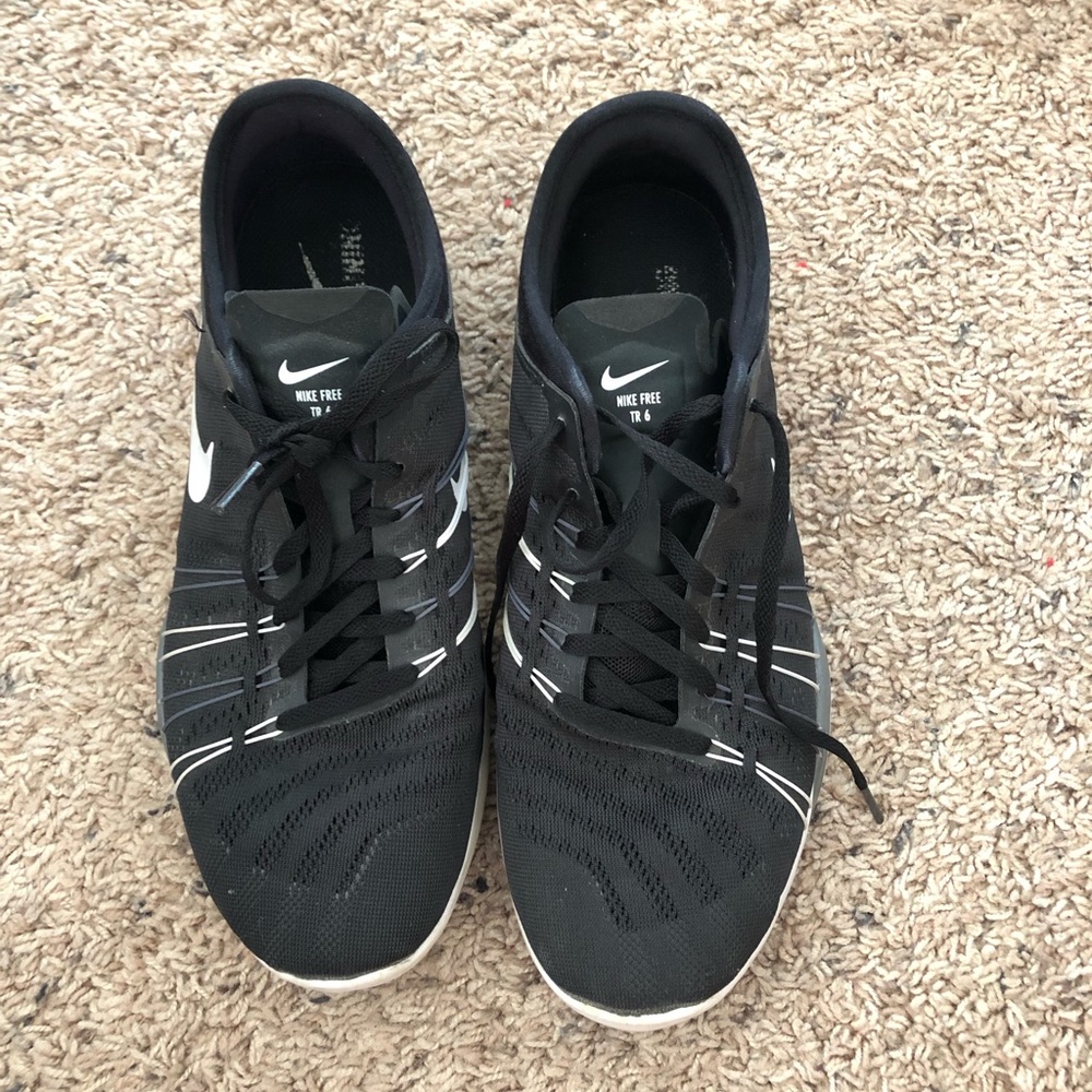 Nike free runs